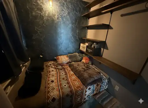 狭いコンテナの中もうまく活用し収納を増やす