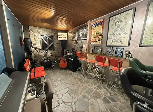 コンテナを思いっきり音楽を楽しむ趣味の部屋に